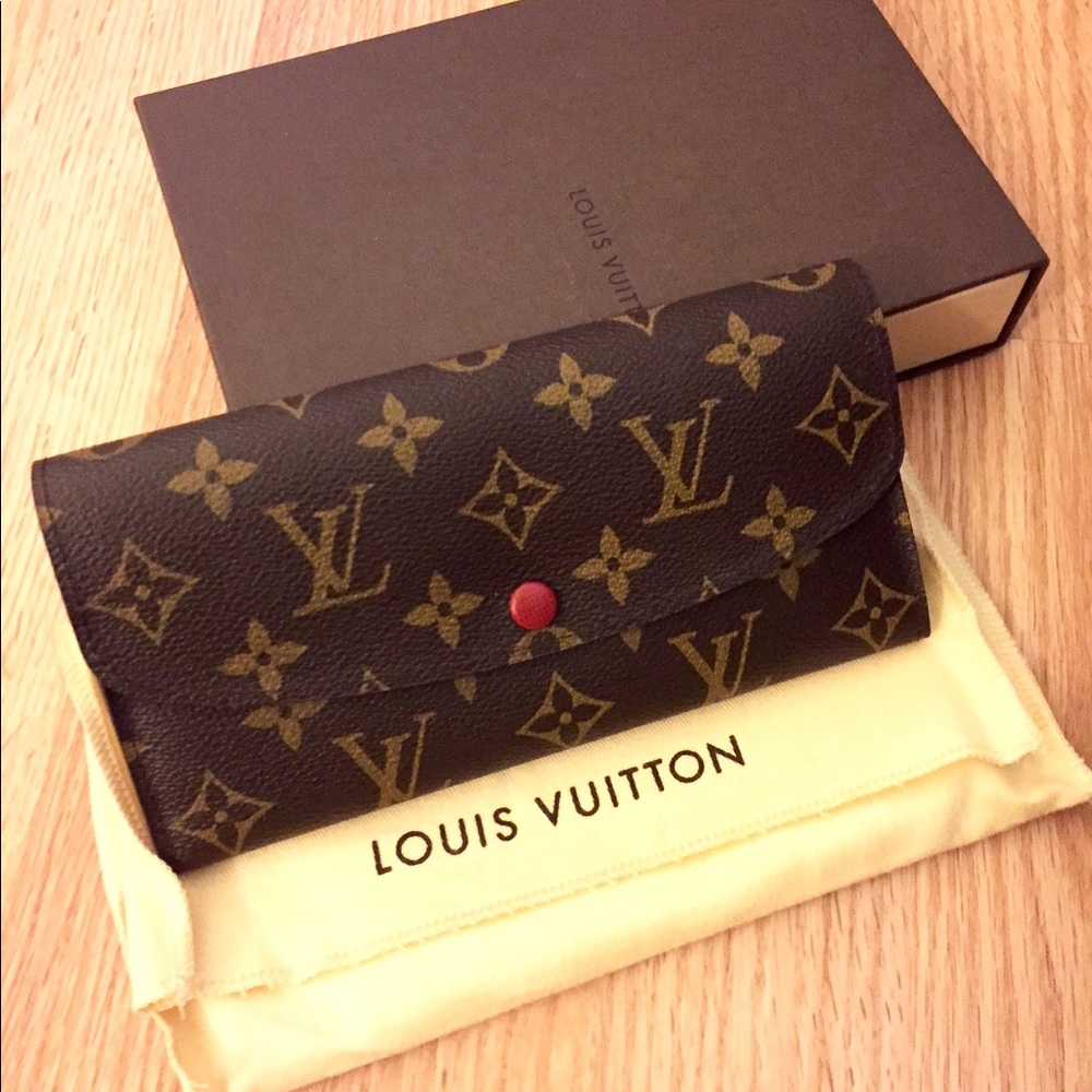 AUTHENTIC Louis Vuitton Emilie monogram wallet